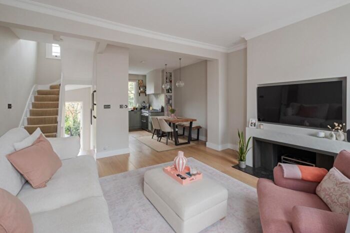 2 Bedroom Flat To Rent In New North Road London, N1