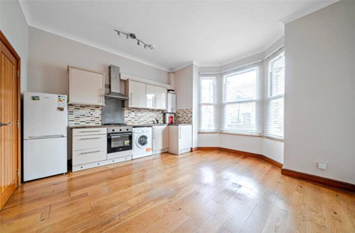 1 Bedroom Apartment To Rent In Finsbury Park, London, N4