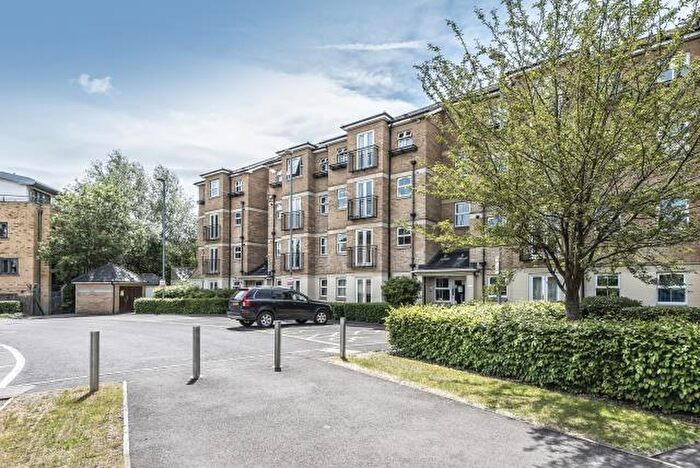 2 Bedroom Flat To Rent In Venneit Close, Oxford, OX1