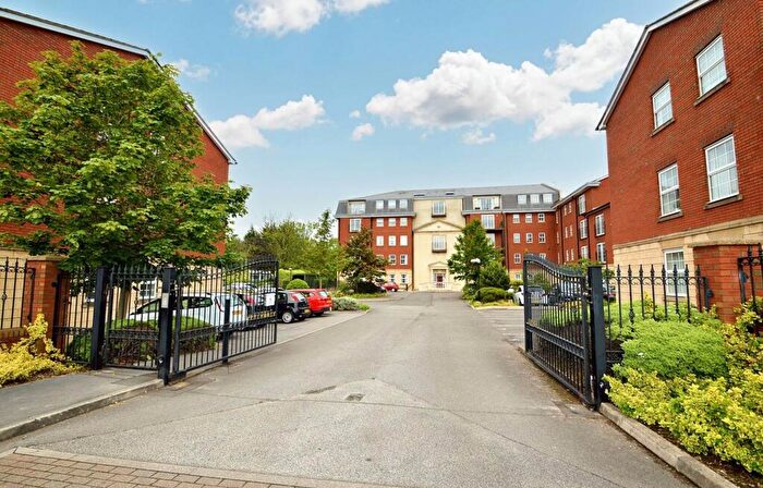 3 Bedroom Flat To Rent In Wentworth Court, Higher Lane, Whitefield, M45