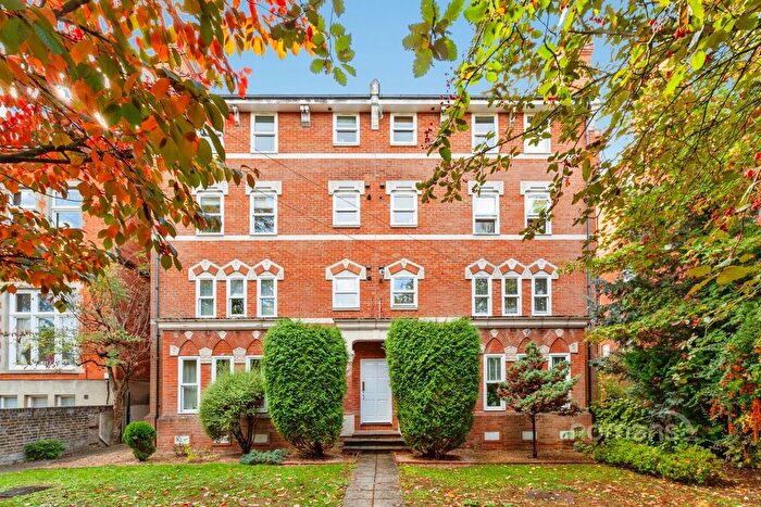 2 Bedroom Flat To Rent In Prospect Place, Osborne Road, Windsor, SL4