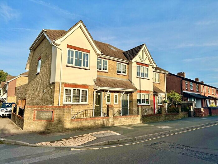3 Bedroom End Of Terrace House For Sale In Clifton Gardens, Frimley Green, GU16