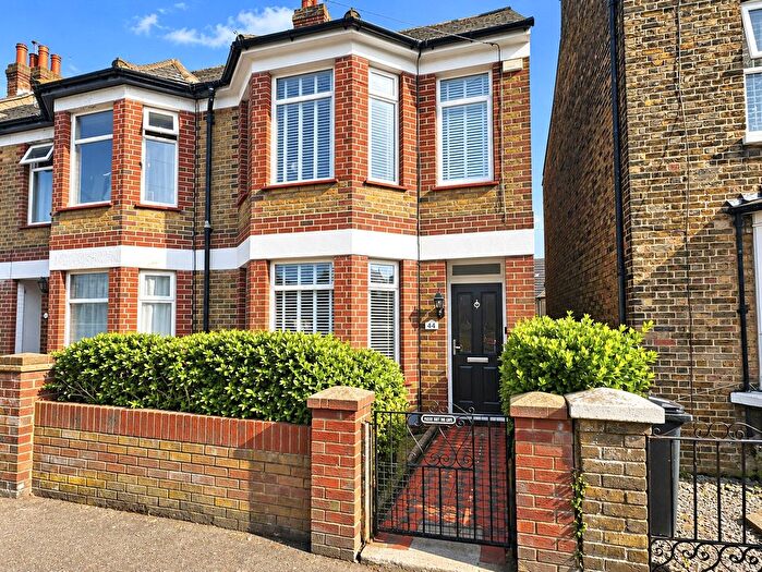3 Bedroom End Of Terrace House For Sale In Park Road, Ramsgate, Kent, CT11