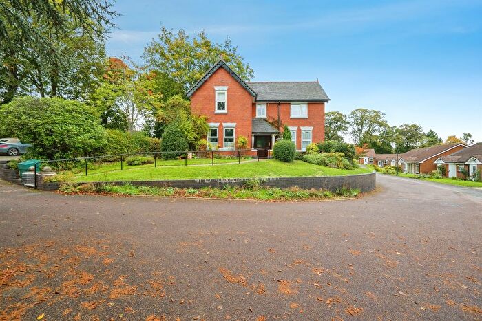 1 Bedroom Flat For Sale In Maryvale Court, Lichfield, WS14
