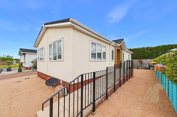 2 Bedroom Property For Sale In Wixfield Park, Great Bricett, IP7