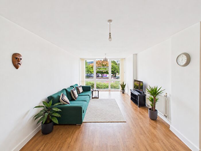 1 Bedroom Flat For Sale In Lynmouth Avenue, Chelmsford, CM2