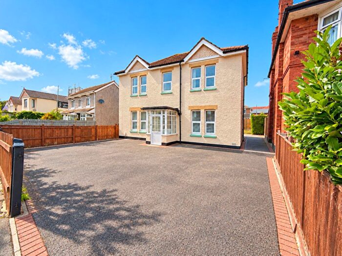 6 Bedroom Detached House To Rent In Brassey Road, Bournemouth, BH9