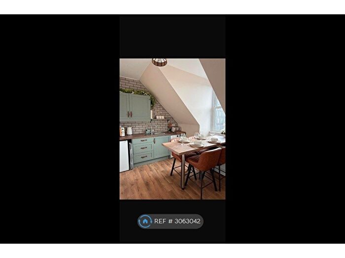2 Bedroom Flat To Rent In Sandgate, Ayr, KA7
