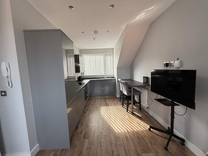2 Bedroom Apartment To Rent In North Sherwood Street / Flat /, NG1