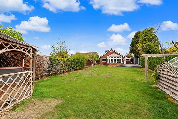 5 Bedroom Detached House For Sale In Vicarage Road, Pitstone, Leighton Buzzard, LU7