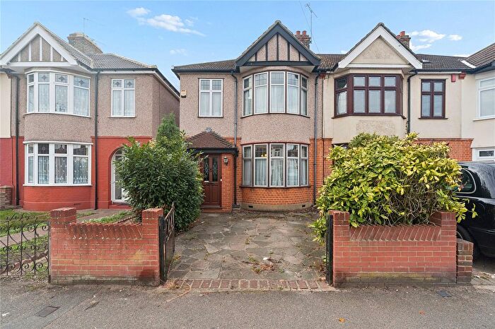 3 Bedroom End Of Terrace House For Sale In Burnway, Hornchurch, RM11