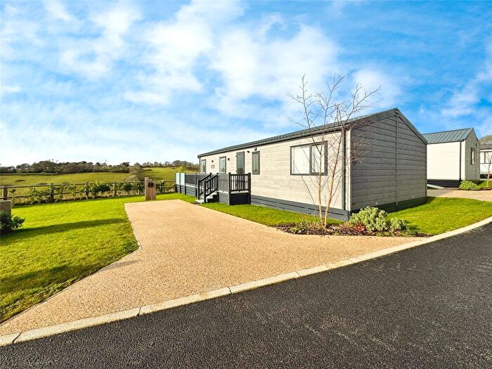 2 Bedroom Property For Sale In St. Martin, Looe, Cornwall, PL13
