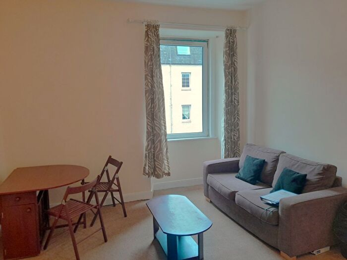 1 Bedroom Flat To Rent In Caledonian Crescent, Dalry, Edinburgh, EH11