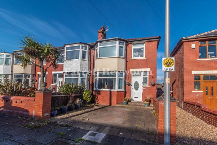 3 Bedroom Semi-Detached House For Sale In Dryburgh Avenue, Blackpool, FY3