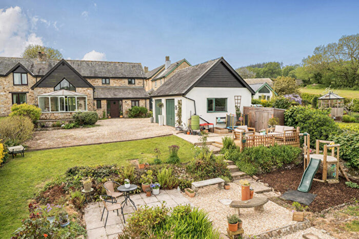 4 Bedroom Semi-Detached House For Sale In Fordhayes Farm, Kilmington, Axminster, EX13