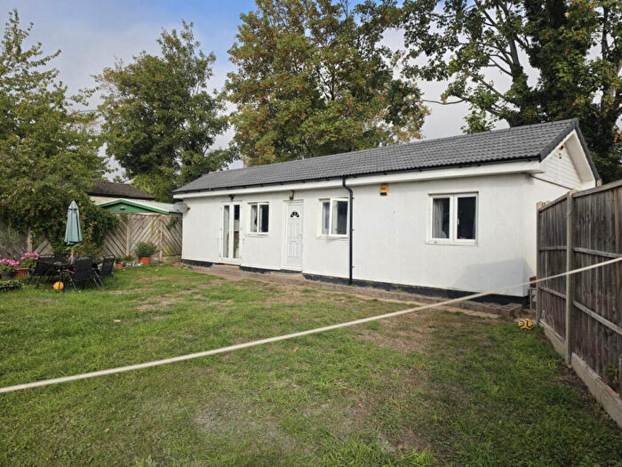 2 Bedroom Bungalow To Rent In Upper Elmers End Road, Beckenham, Kent, BR3