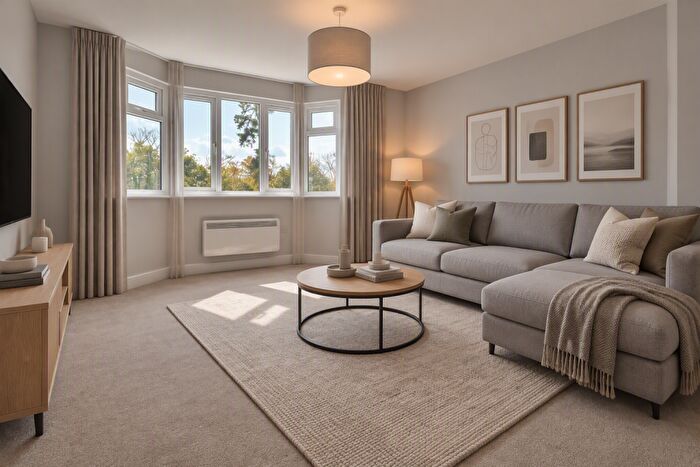 2 Bedroom Apartment To Rent In Bitterne Road, SO18