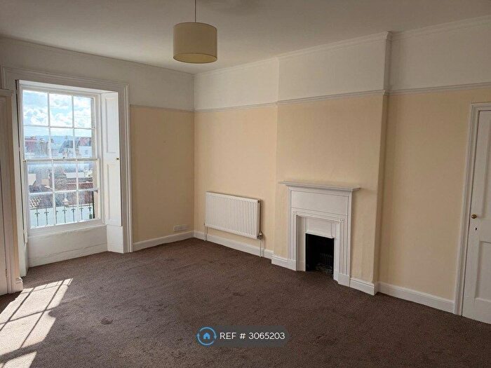 2 Bedroom Flat To Rent In Caledonia Place, Bristol, BS8