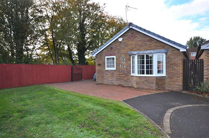 2 Bedroom Detached Bungalow For Sale In Hoddesdon Crescent, Dunscroft, DN7