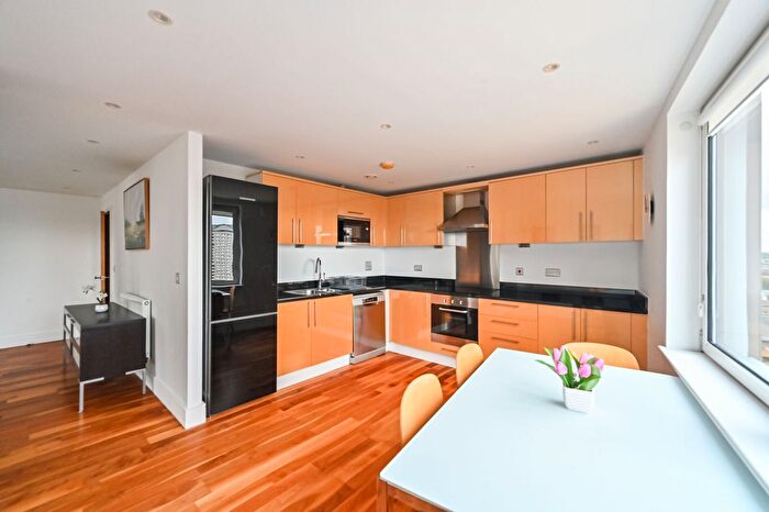 3 Bedroom Flat For Sale In Indescon Square, Canary Wharf, London, E14