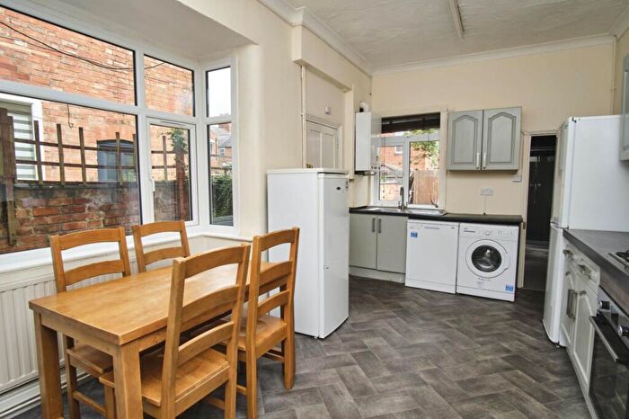5 Bedroom Terraced House To Rent In York Road, Loughborough, LE11