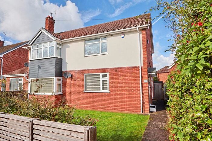 2 Bedroom Maisonette To Rent In Stonebury Avenue, Coventry, CV5