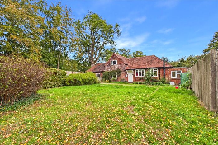 2 Bedroom Bungalow To Rent In Bagmore Lane, Herriard, Basingstoke, Hampshire, RG25