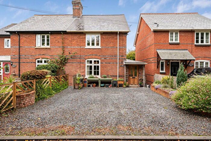 3 Bedroom Semi-Detached House For Sale In Lower Tythe Barn, Tithebarn Lane, Exeter, EX1