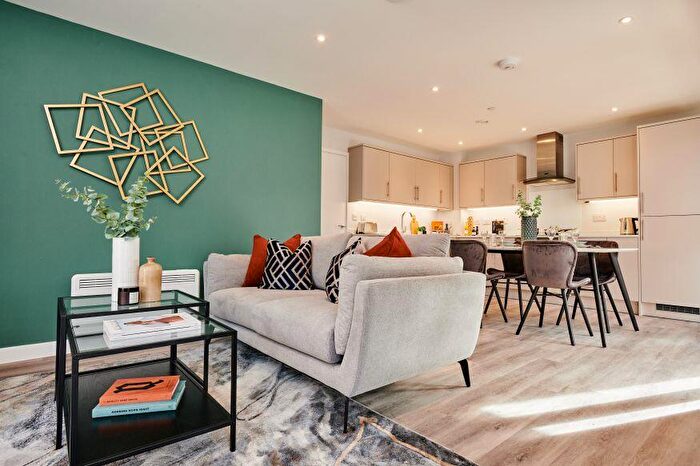 2 Bedroom Apartment To Rent In Gatehouse Apartments, Southampton Southampton, SO14