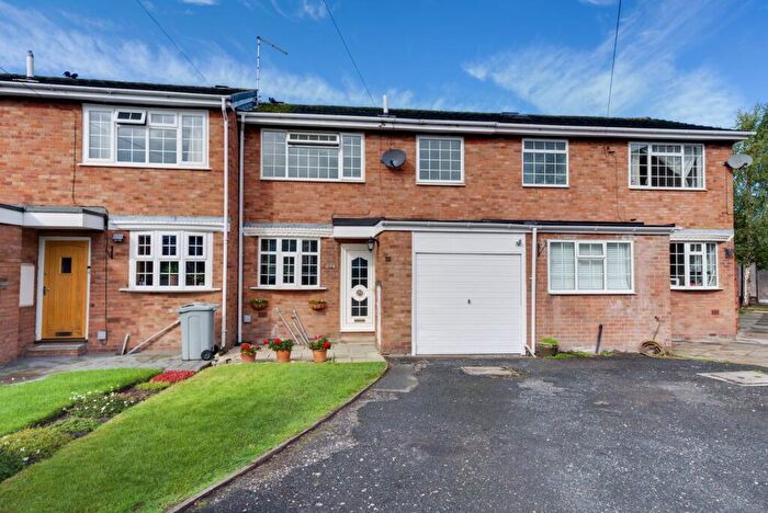 3 Bedroom House For Sale In Essex Close, Congleton, CW12