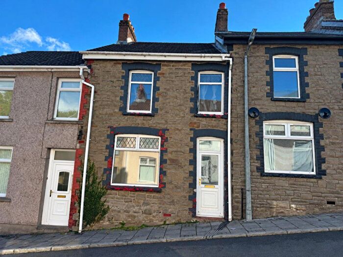 3 Bedroom Property To Rent In William Street, Crumlin, NP11