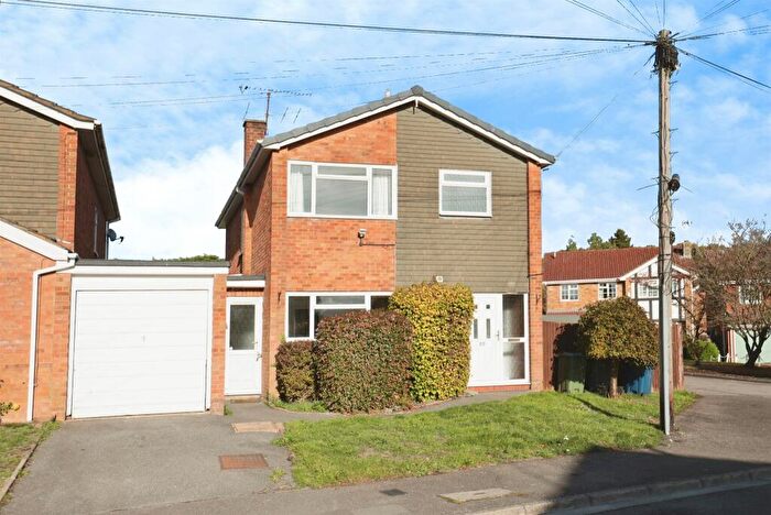 3 Bedroom Link Detached House For Sale In St. Margarets Grove, Great Kingshill, High Wycombe, HP15