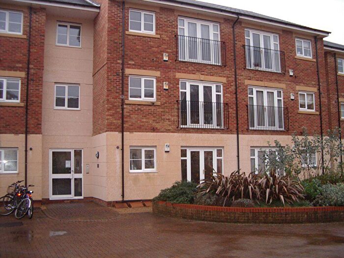 2 Bedroom Flat To Rent In Oxford, Grandpont Place, OX1