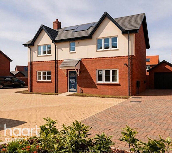 5 Bedroom Detached House For Sale In Lewin Park, Langford, SG18