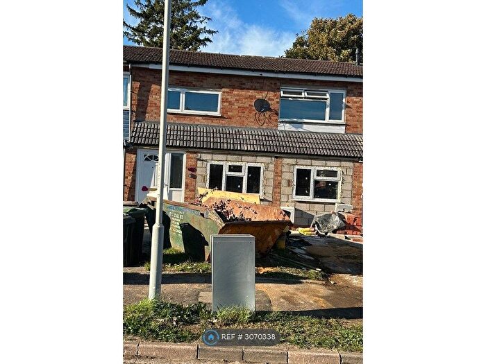 4 Bedroom Terraced House To Rent In High Beech Road, Luton, LU3