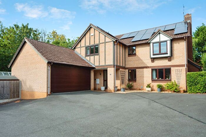 5 Bedroom Detached House For Sale In Inett Way, Droitwich, WR9