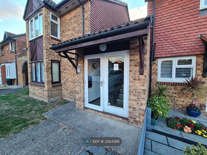 1 Bedroom Flat To Rent In Yeading, Hayes, UB4