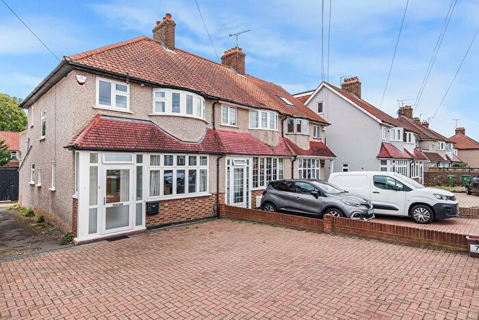 3 Bedroom End Of Terrace House For Sale In Middleton Avenue, Sidcup, DA14