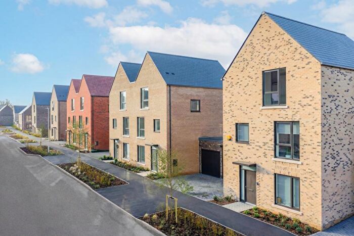 4 Bedroom Semi-Detached House For Sale In Newmarket Road, Cambridge, CB5