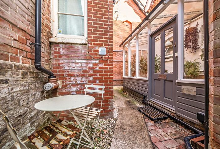 1 Bedroom Flat For Sale In Westering Close, Bishops Down Road, Tunbridge Wells, Kent, TN4