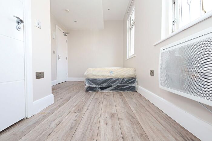 Studio To Rent In Pascoe Road, London, SE13