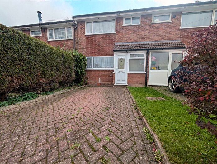 3 Bedroom Terraced House For Sale In Kingfisher Avenue, Nuneaton, CV10
