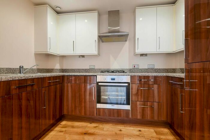 1 Bedroom Flat To Rent In Mantle Road, London, SE4