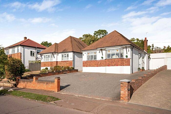 3 Bedroom Detached Bungalow For Sale In Old Park View, Enfield, EN2