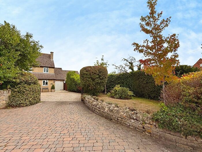 4 Bedroom Detached House For Sale In Main Street, Dumbleton, Evesham, Gloucestershire, WR11