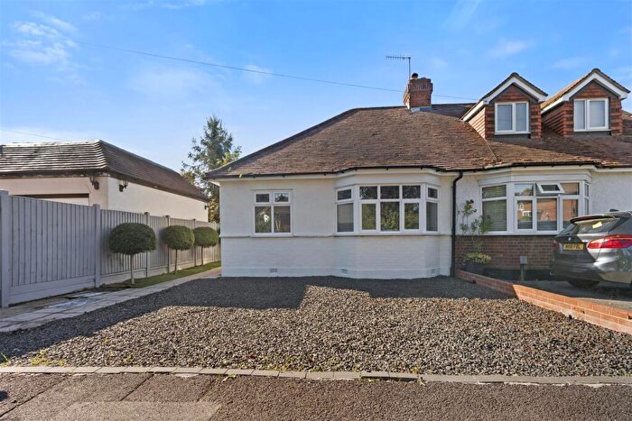 2 Bedroom Semi-Detached Bungalow For Sale In Boardman Avenue, North Chingford, E4