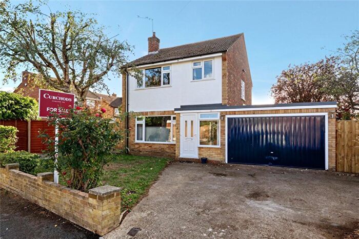 3 Bedroom Detached House For Sale In Hurtwood Road, Walton-On-Thames, KT12