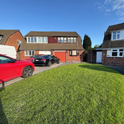 3 Bedroom Semi-Detached House For Sale In Magness Crescent, Willenhall, WV12