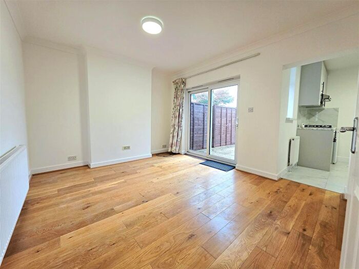2 Bedroom Maisonette To Rent In Stanley Avenue, Greenford, UB6