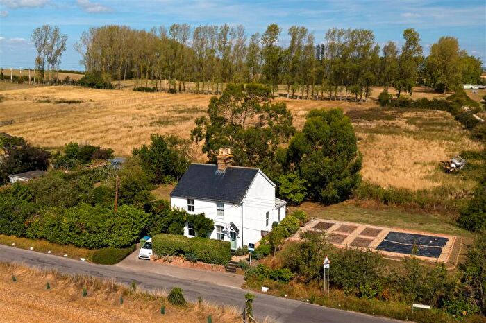 4 Bedroom Detached House For Sale In Monkshill Cottages, Monkshill Road, Hernhill, Faversham, ME13